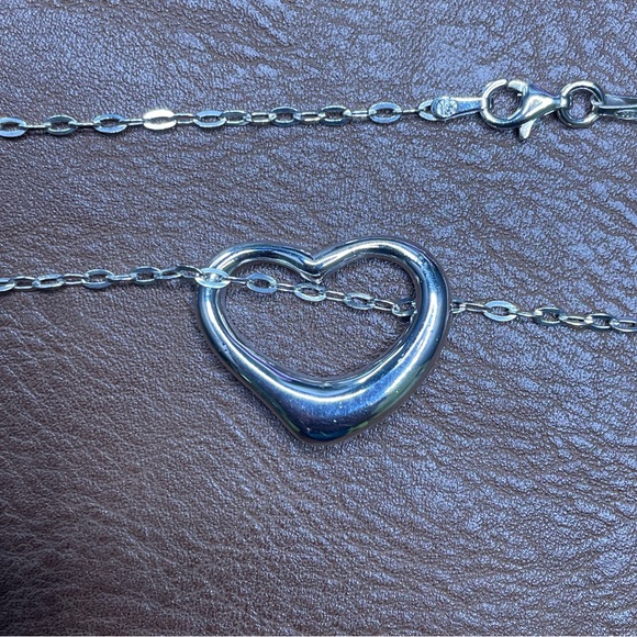 925 Floating Heart necklace - Picture 5 of 5